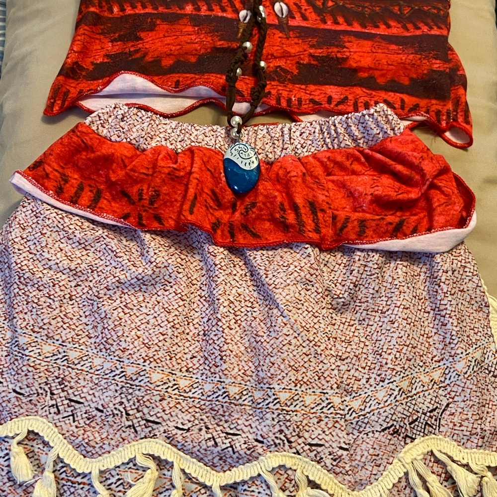 Moana costume for dress up or Halloween. Adorable.